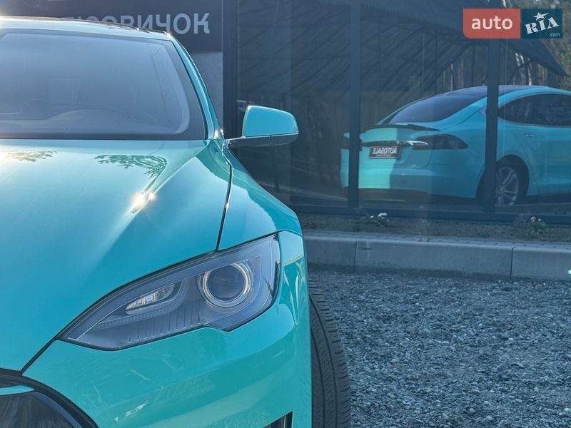 Ліфтбек Tesla Model S 2013 в Шепетівці