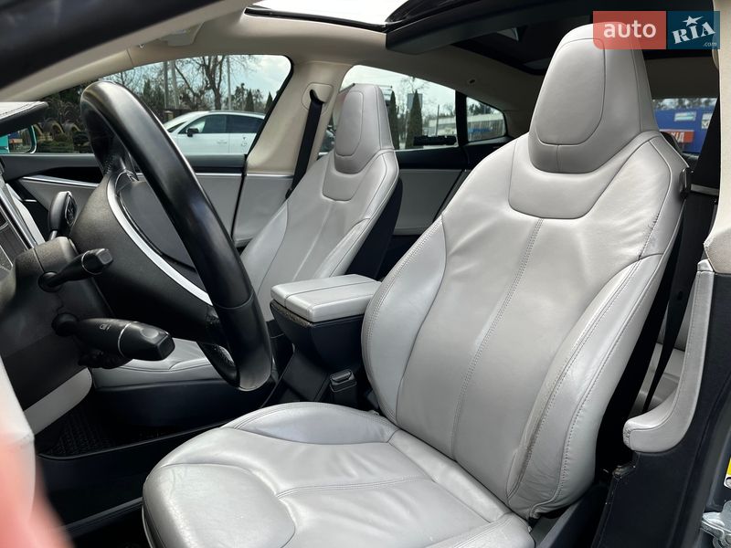 Ліфтбек Tesla Model S 2013 в Шепетівці