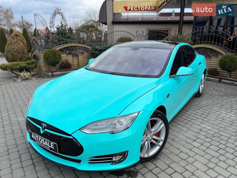 Ліфтбек Tesla Model S 2013 в Шепетівці