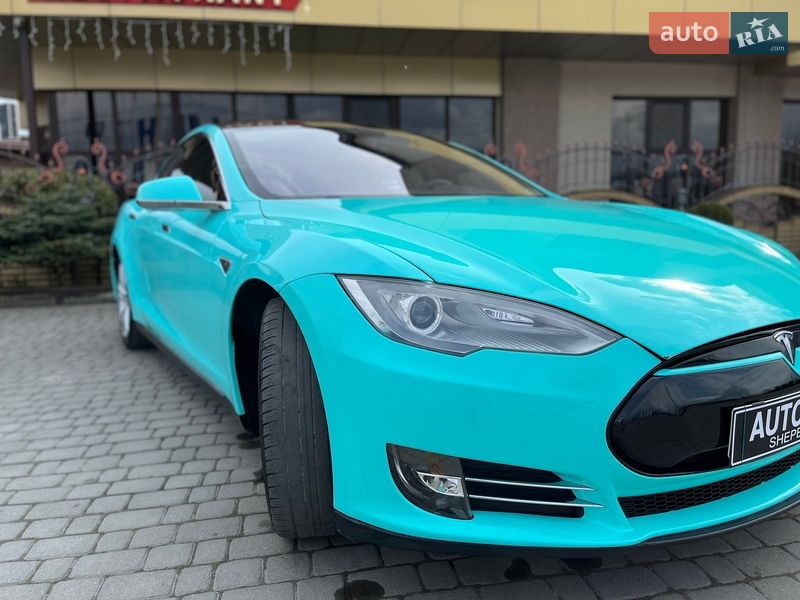 Ліфтбек Tesla Model S 2013 в Шепетівці