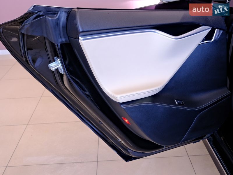 Лифтбек Tesla Model S 2014 в Одессе фото 31 Лифтбек Tesla Model S 2014 в Одессе