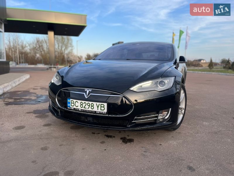Лифтбек Tesla Model S 2016 в Львове фото 3 Лифтбек Tesla Model S 2016 в Львове