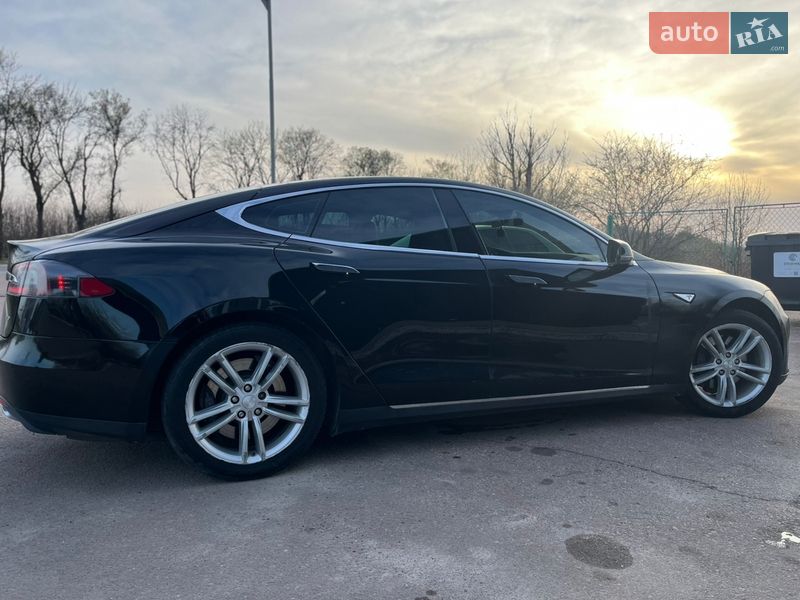 Лифтбек Tesla Model S 2016 в Львове фото 8 Лифтбек Tesla Model S 2016 в Львове
