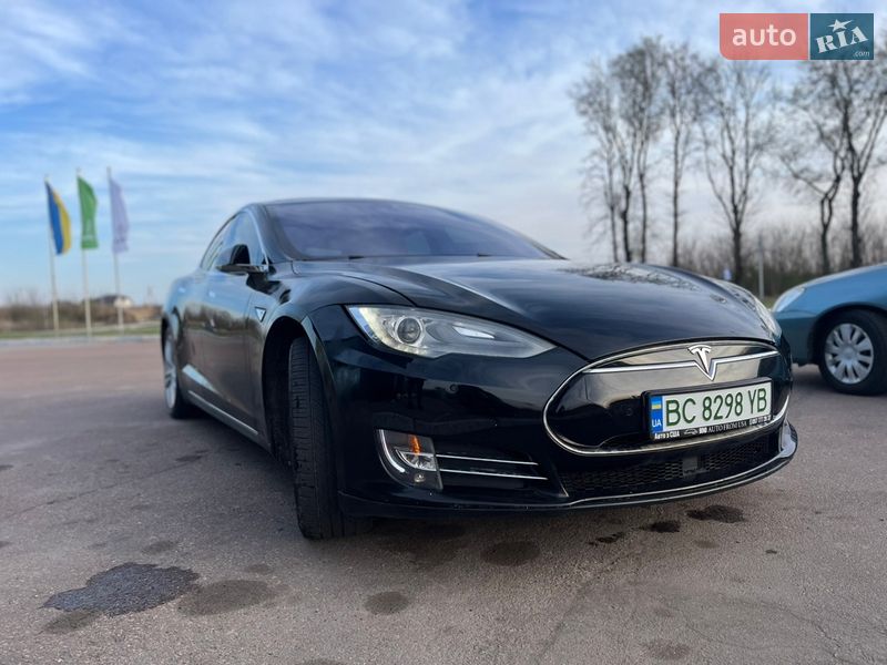Лифтбек Tesla Model S 2016 в Львове фото 10 Лифтбек Tesla Model S 2016 в Львове