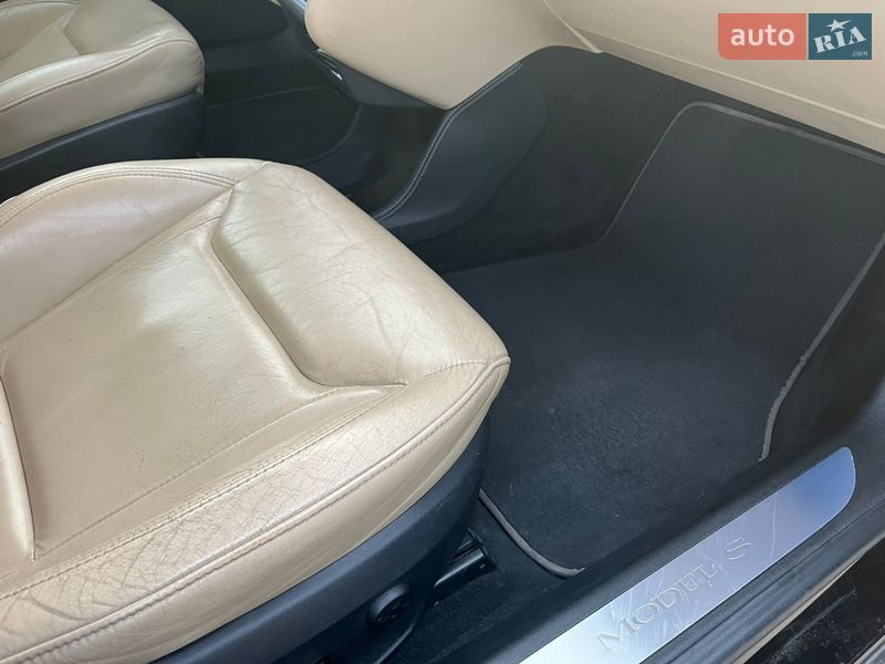 Лифтбек Tesla Model S 2016 в Львове фото 24 Лифтбек Tesla Model S 2016 в Львове
