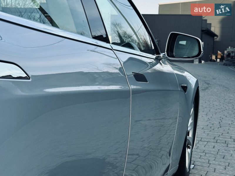 Лифтбек Tesla Model S 2016 в Ивано-Франковске