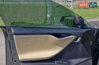 Ліфтбек Tesla Model S 2016 в Миколаєві