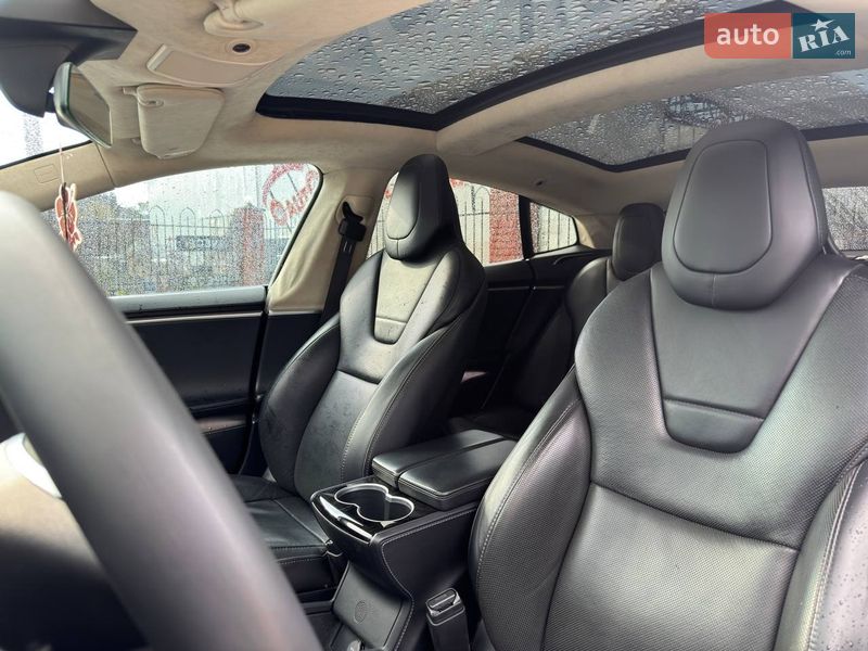 Ліфтбек Tesla Model S 2017 в Одесі