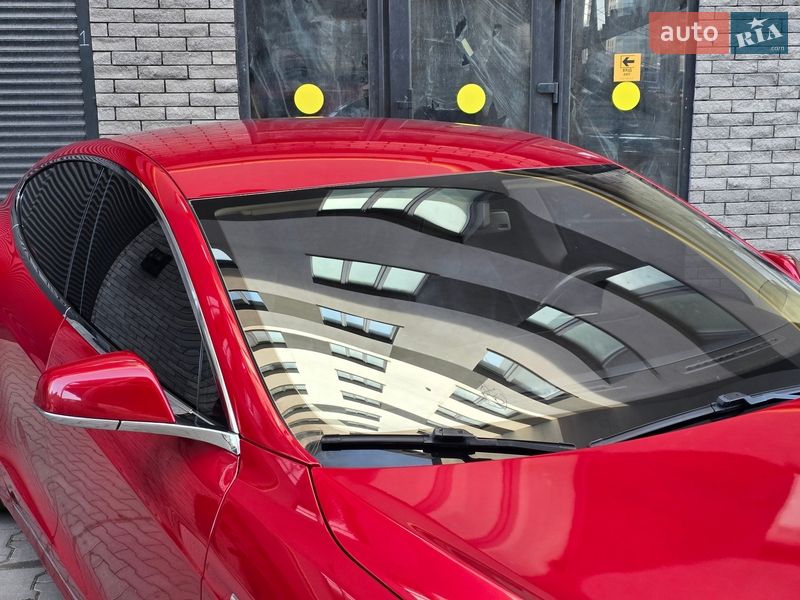 Ліфтбек Tesla Model S 2014 в Хмельницькому фото 9 Ліфтбек Tesla Model S 2014 в Хмельницькому