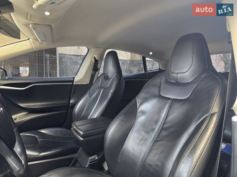 Ліфтбек Tesla Model S 2014 в Хмельницькому фото 46 Ліфтбек Tesla Model S 2014 в Хмельницькому