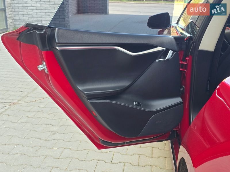 Ліфтбек Tesla Model S 2014 в Хмельницькому фото 62 Ліфтбек Tesla Model S 2014 в Хмельницькому