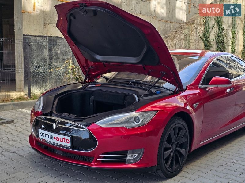 Ліфтбек Tesla Model S 2014 в Хмельницькому фото 75 Ліфтбек Tesla Model S 2014 в Хмельницькому