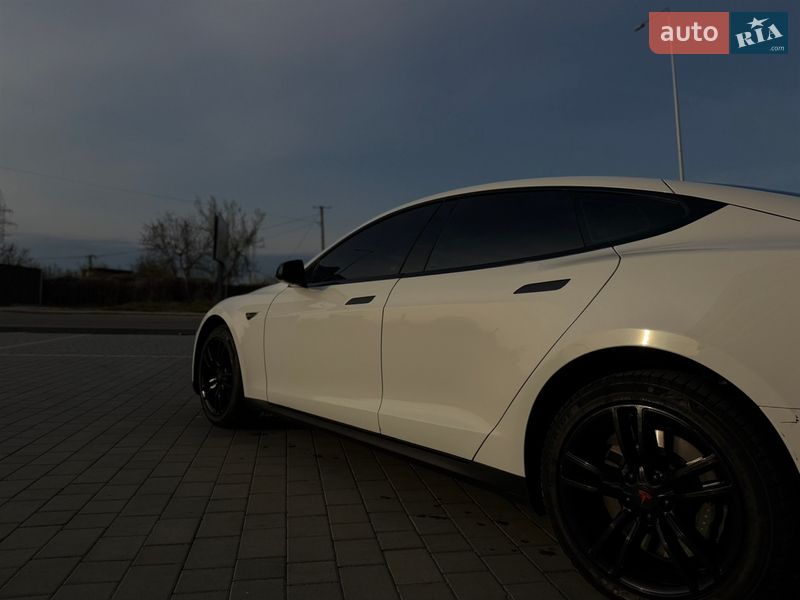 Лифтбек Tesla Model S 2013 в Ивано-Франковске фото 6 Лифтбек Tesla Model S 2013 в Ивано-Франковске