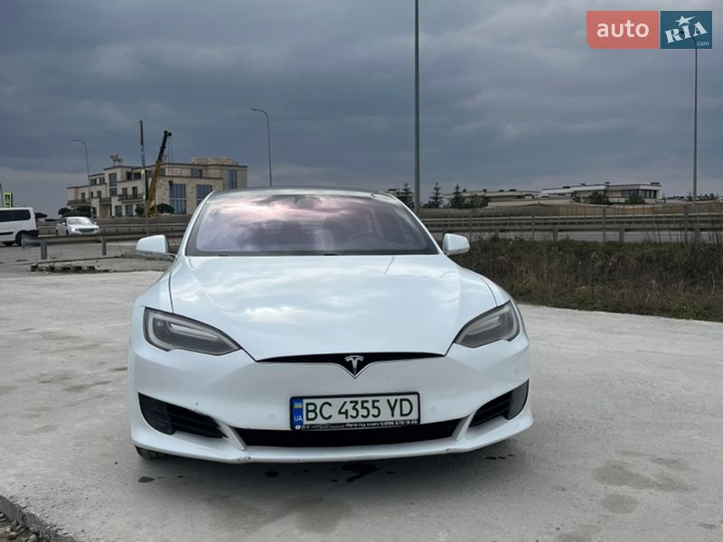 Ліфтбек Tesla Model S 2016 в Львові фото 18 Ліфтбек Tesla Model S 2016 в Львові