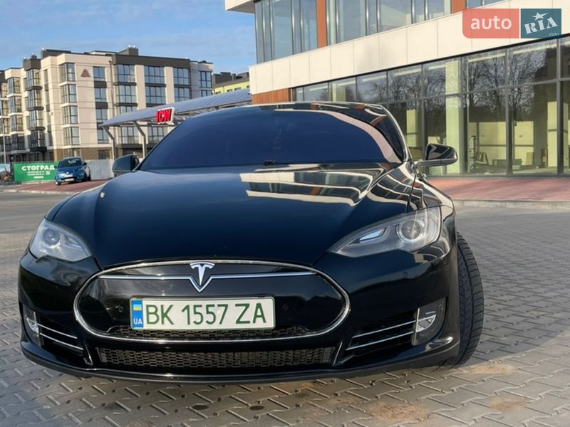 Лифтбек Tesla Model S 2014 в Ровно фото 12 Лифтбек Tesla Model S 2014 в Ровно