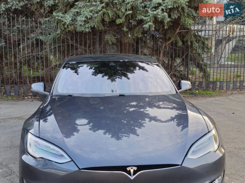 Ліфтбек Tesla Model S 2016 в Миколаєві