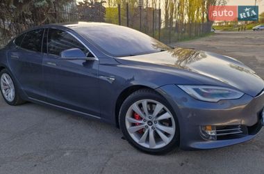 Ліфтбек Tesla Model S 2016 в Миколаєві