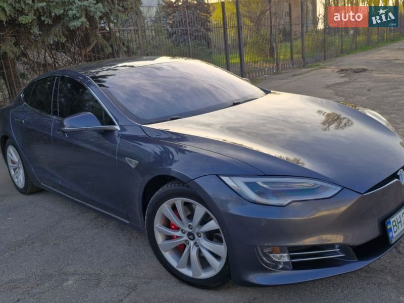 Ліфтбек Tesla Model S 2016 в Миколаєві