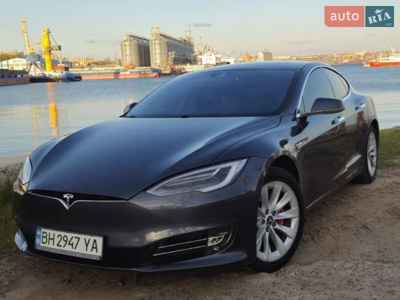 Tesla Model S 2016