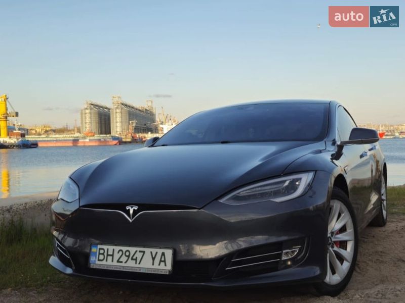 Ліфтбек Tesla Model S 2016 в Миколаєві