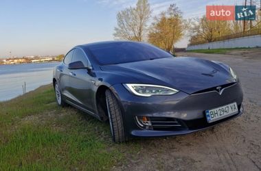 Ліфтбек Tesla Model S 2016 в Миколаєві