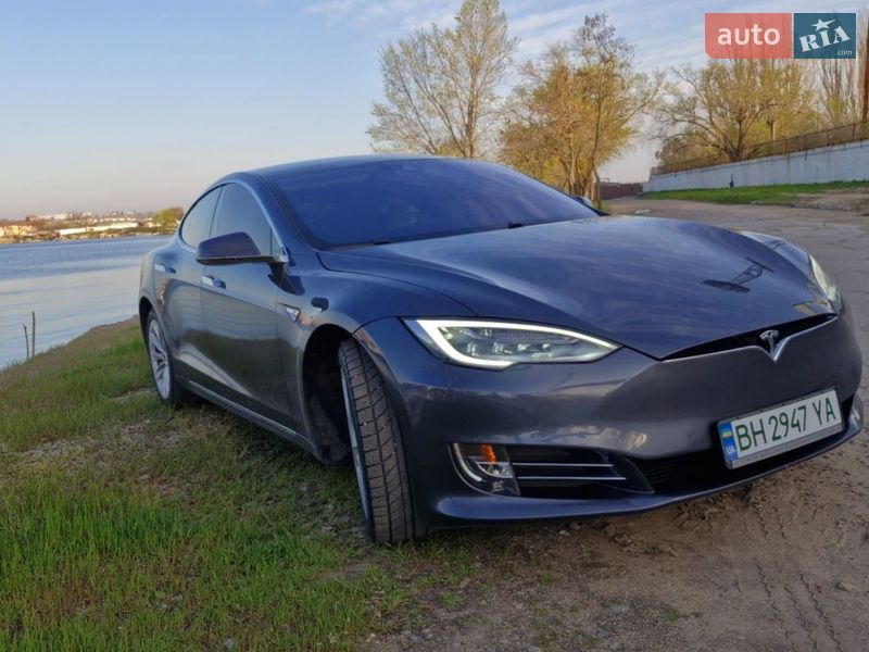 Ліфтбек Tesla Model S 2016 в Миколаєві