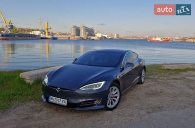 Ліфтбек Tesla Model S 2016 в Миколаєві