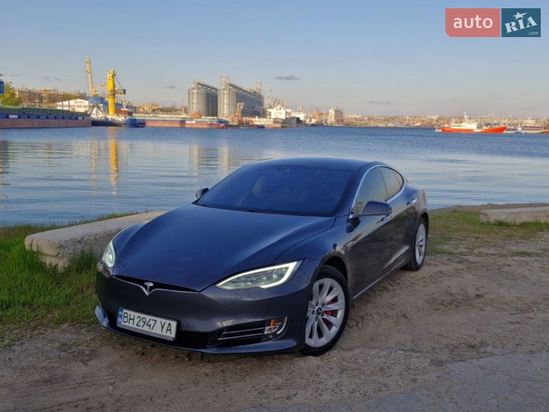 Ліфтбек Tesla Model S 2016 в Миколаєві