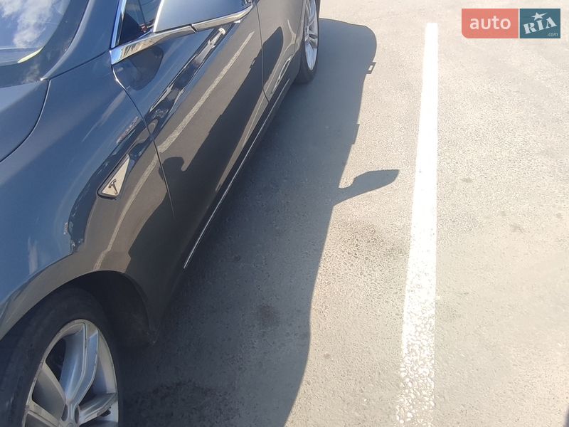 Ліфтбек Tesla Model S 2014 в Житомирі