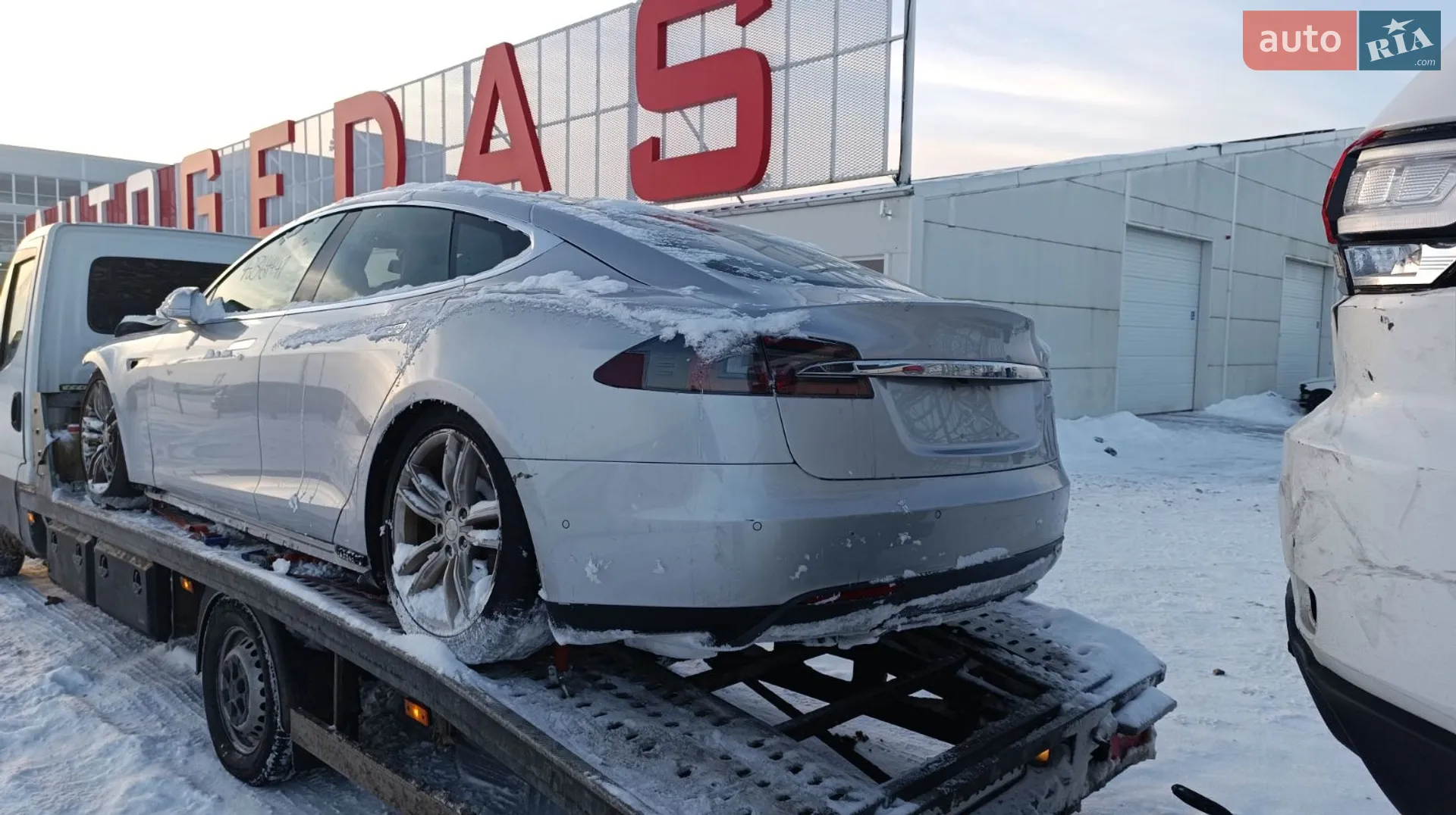 2014 Tesla Model S - мініатюра 4
