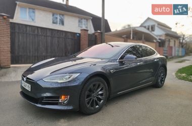 Ліфтбек Tesla Model S 2018 в Києві
