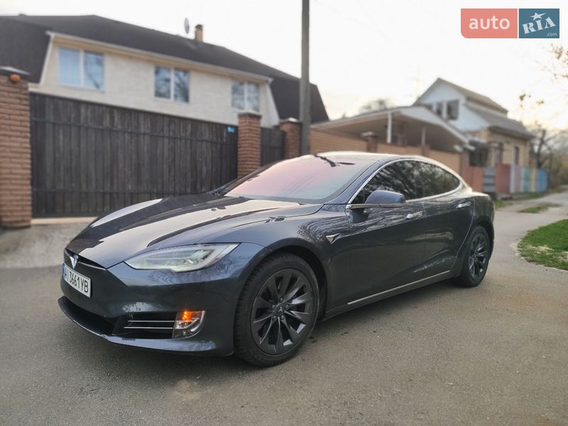 Tesla Model S 2018