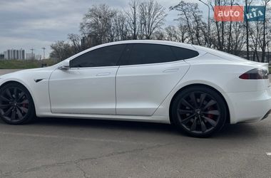Лифтбек Tesla Model S 2017 в Киеве