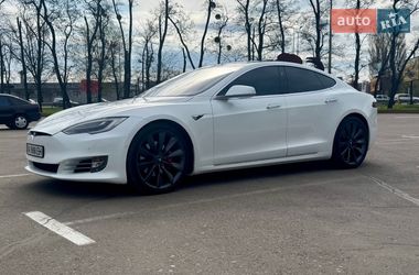 Лифтбек Tesla Model S 2017 в Киеве