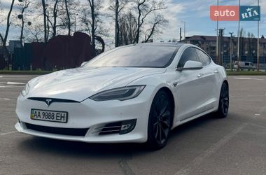 Лифтбек Tesla Model S 2017 в Киеве