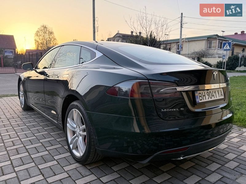 Ліфтбек Tesla Model S 2014 в Одесі
