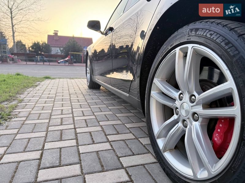 Ліфтбек Tesla Model S 2014 в Одесі