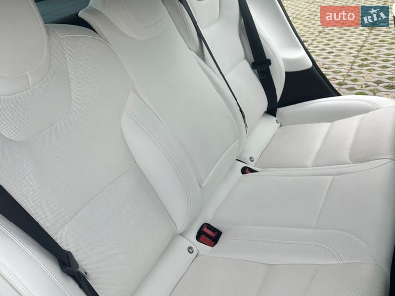 Лифтбек Tesla Model S 2022 в Харькове