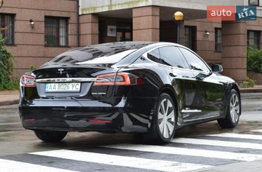 Лифтбек Tesla Model S 2020 в Киеве