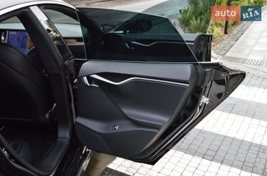 Лифтбек Tesla Model S 2020 в Киеве