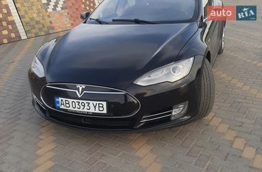 Лифтбек Tesla Model S 2015 в Ильинцах