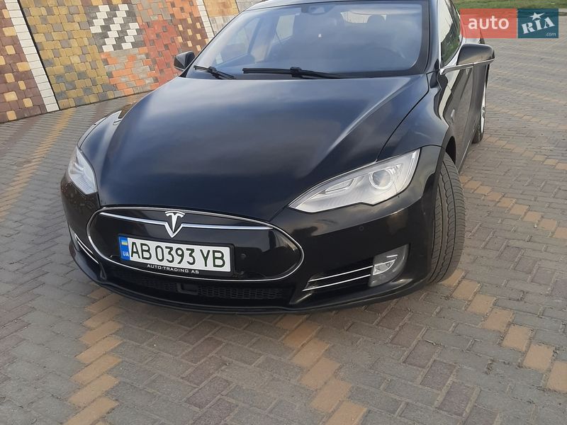 Tesla Model S 2015