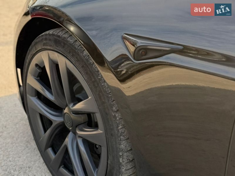 Лифтбек Tesla Model S 2024 в Виннице