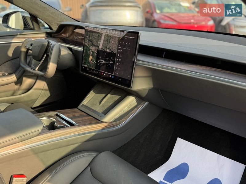 Лифтбек Tesla Model S 2024 в Виннице