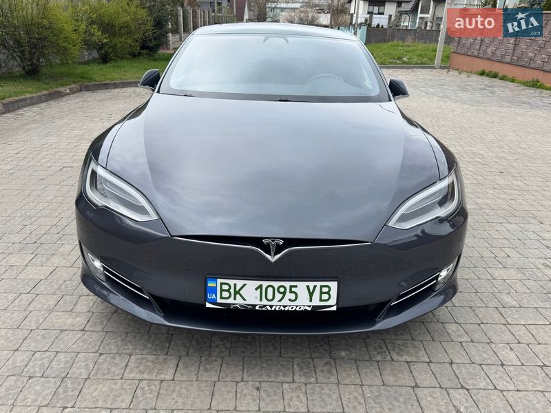 Лифтбек Tesla Model S 2018 в Ровно