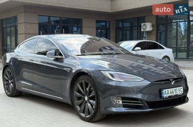Лифтбек Tesla Model S 2016 в Киеве