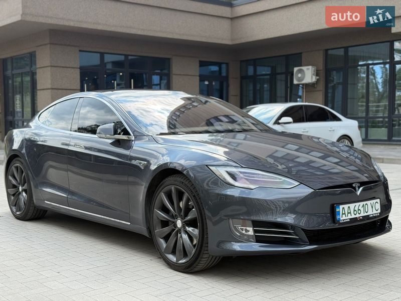 Tesla Model S 2016
