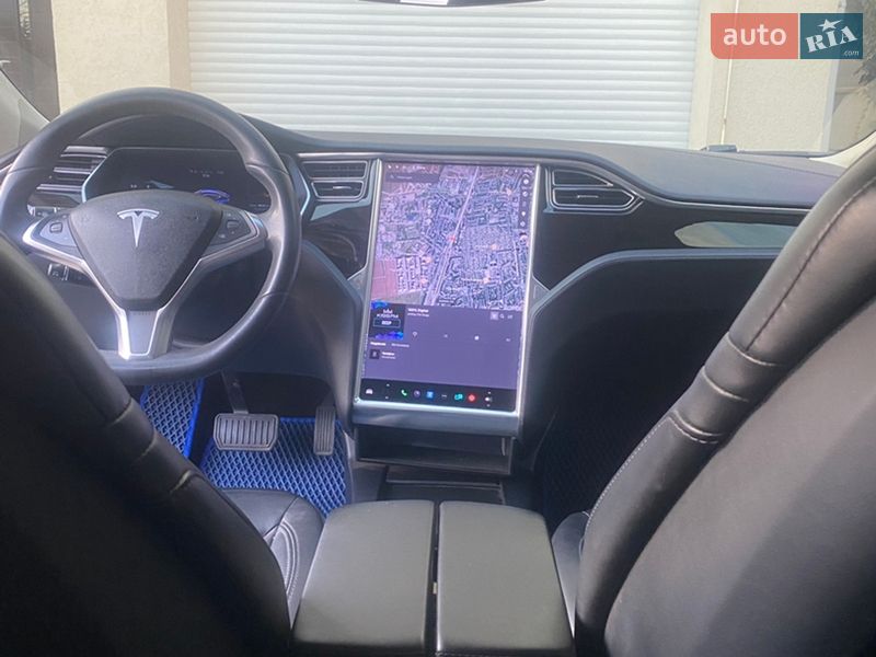 Ліфтбек Tesla Model S 2016 в Одесі
