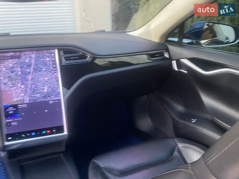 Ліфтбек Tesla Model S 2016 в Одесі