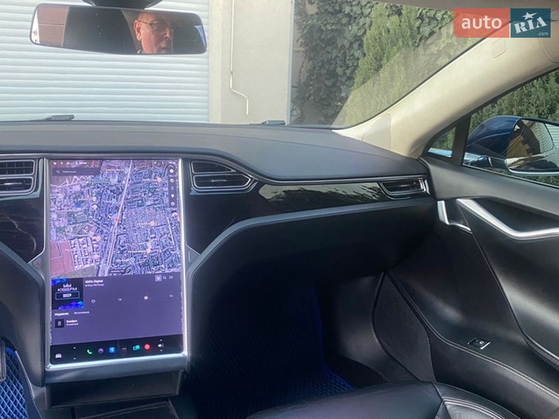 Ліфтбек Tesla Model S 2016 в Одесі